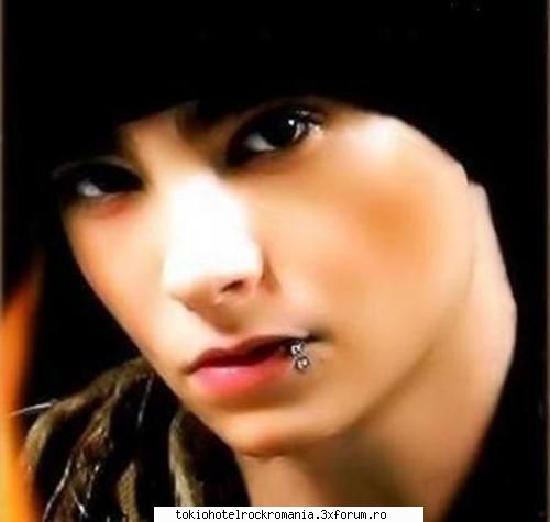 :nod: can da pai... stiti ca bill are o alunita sub buza ai tom are dar nu se vede de pirs in acelas